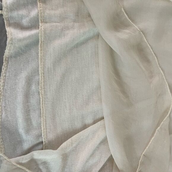 SILK Blouse with lace Accents - Picture 11 of 12